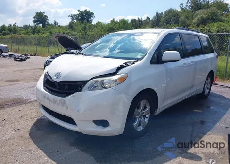 2013 Toyota Sienna Le V6 8 Passenger из США, поврежденный, VIN 5TDKK3DC2DS332338